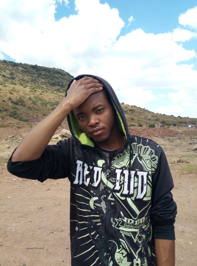 9944python's Profile Picture