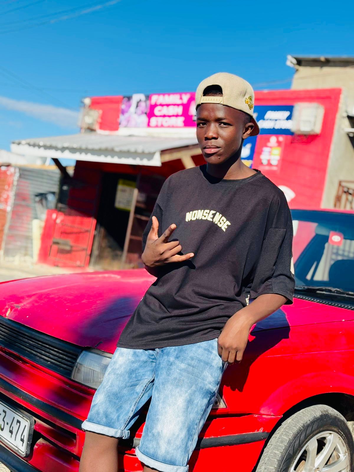 eskey-skhanyi- Profile