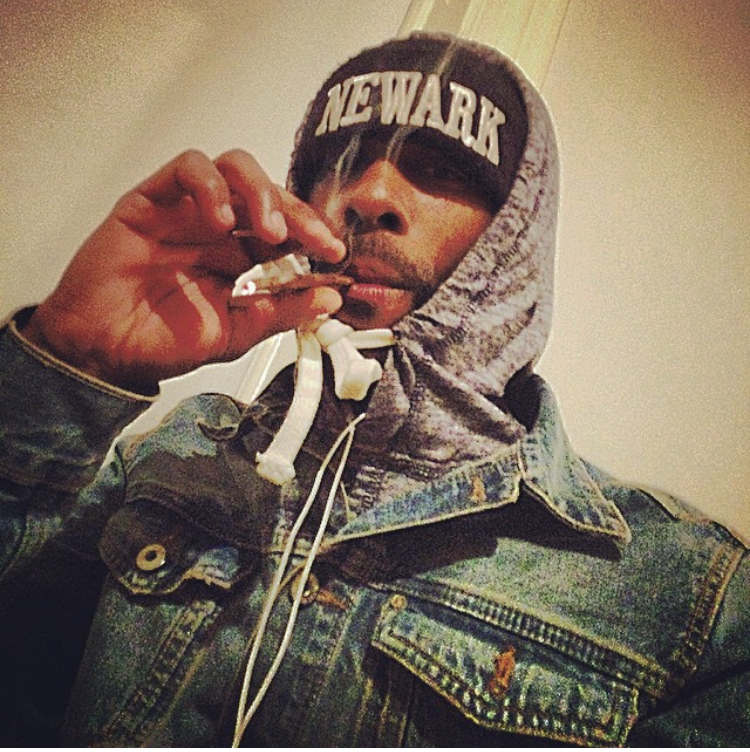 gbhgvngbreeznj Profile